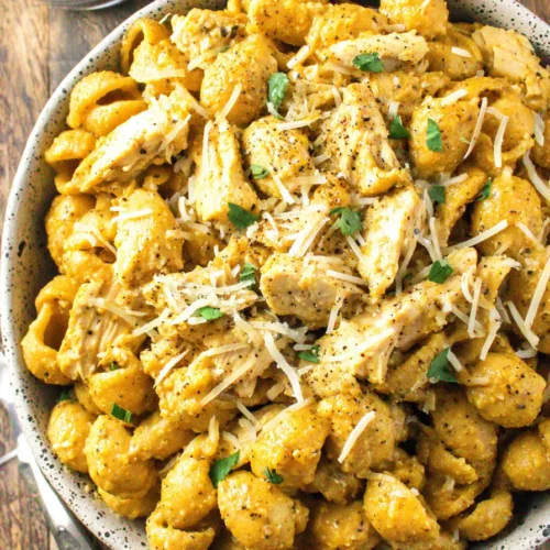 Crockpot Garlic Parmesan Chicken Pasta