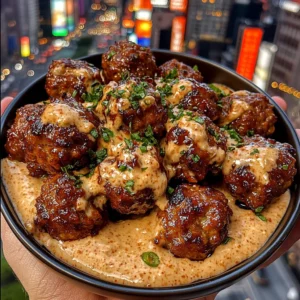 Spicy Beef Meatballs with Creamy Sriracha Sauce